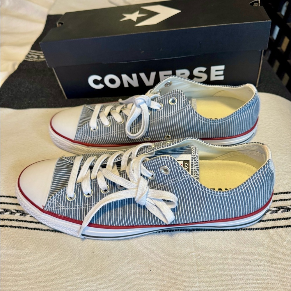 Converse Navy and White Pinstripe Sneakers size 10.5 - Picture 9 of 9